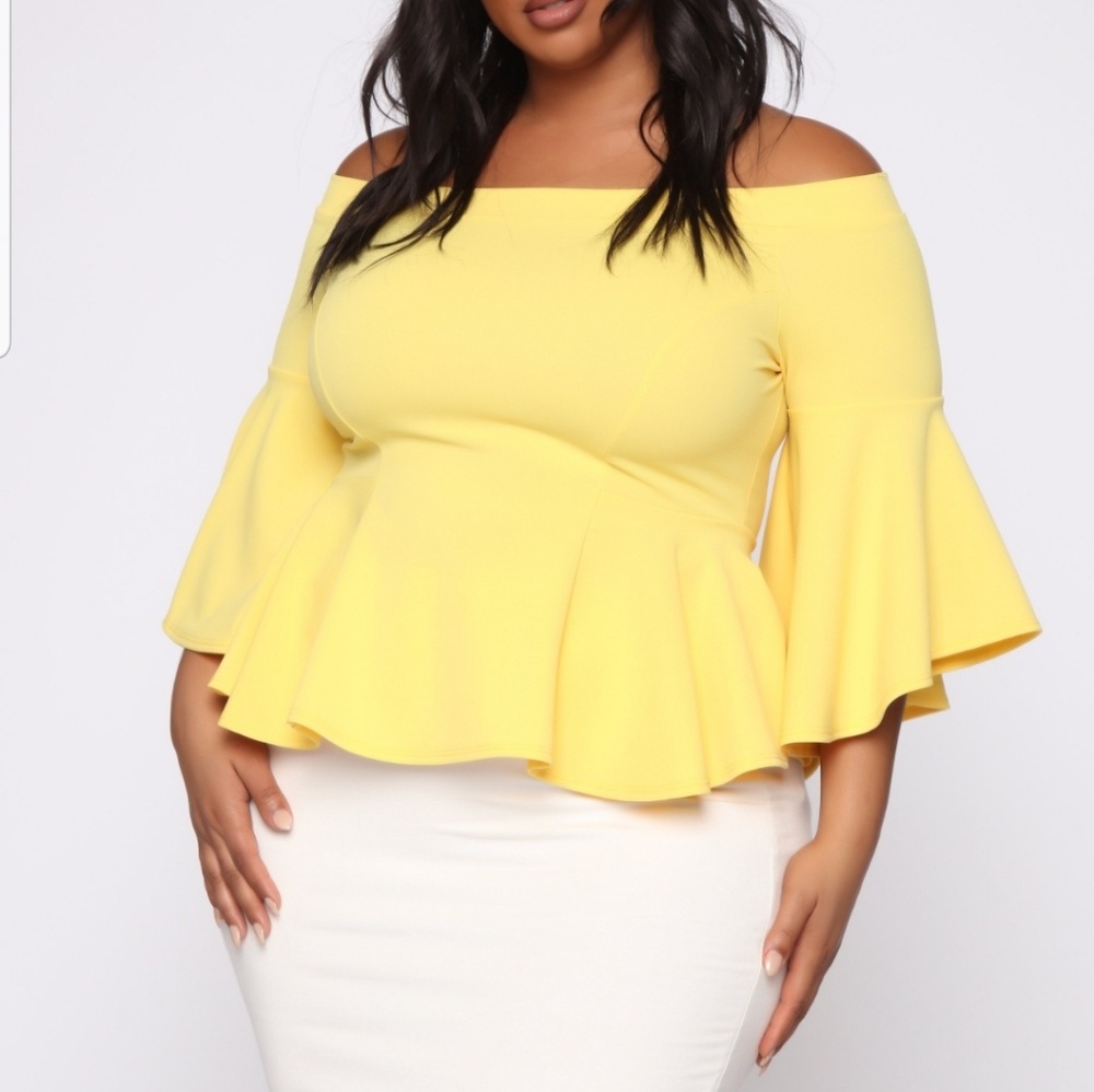 Fashion Nova curve top